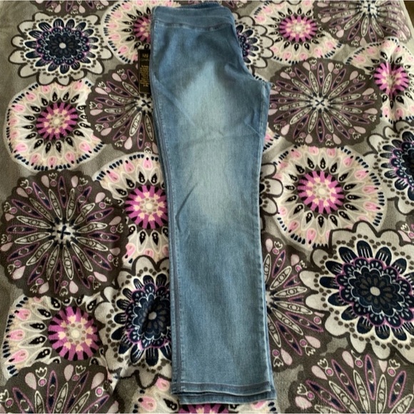 DG2 by Diane Gilman Blue Jeans - Picture 2 of 5